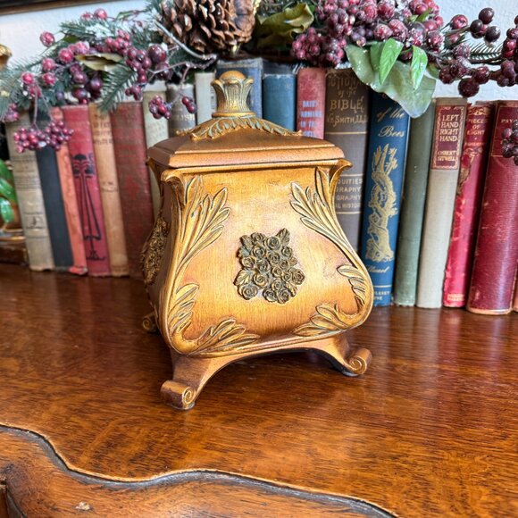 Large Vintage Ornate Heavy Trinket Box - Picture 12 of 16